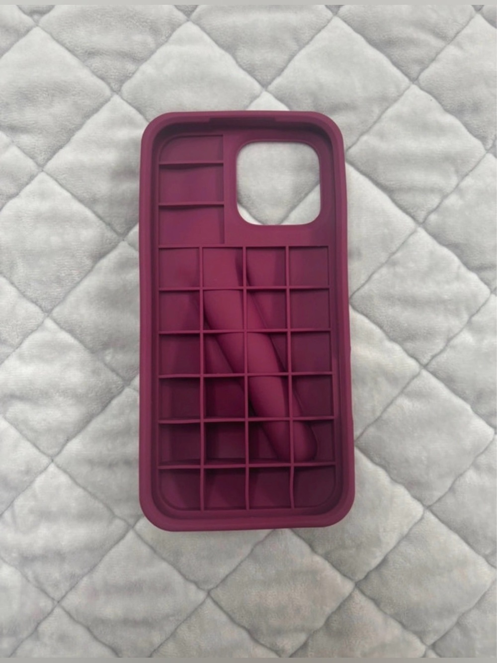 RHODE Fall Lip Case - Picture 2 of 3